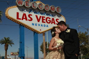 Las Vegas Sign Weddings 19