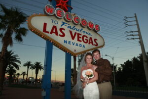 Las Vegas Sign Weddings 22