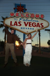 Las Vegas Sign Weddings 24