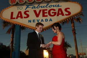 Las Vegas Sign Weddings 28