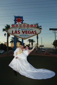 Las Vegas Sign Weddings 31