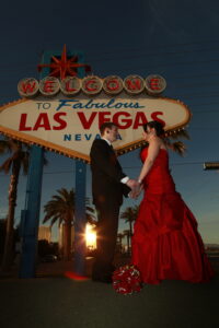 Las Vegas Sign Weddings 32