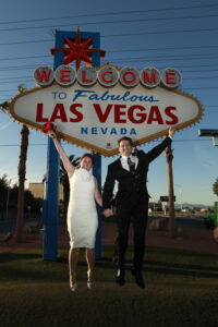 Las Vegas Sign Weddings 5