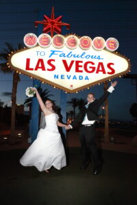 Las Vegas Sign Weddings 6