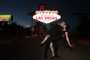 Las Vegas Sign Weddings 8