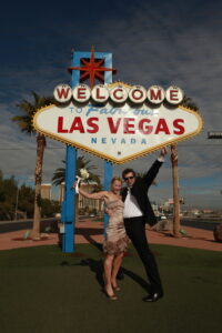 Las Vegas Sign Weddings 9